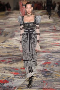 Alexander McQueen RTW Spring 2017