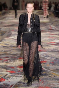 Alexander McQueen RTW Spring 2017
