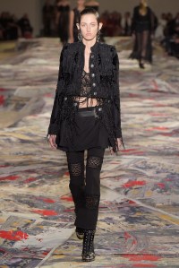 Alexander McQueen RTW Spring 2017