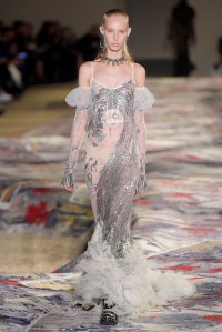 Alexander McQueen RTW Spring 2017