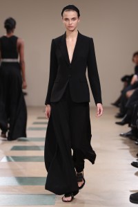 Azzedine Alaïa RTW Spring 2017 Paris