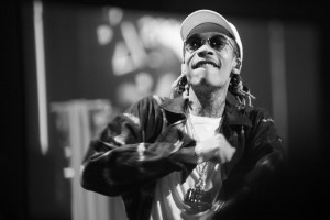 Wiz Khalifa performing.