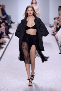 Giambattista Valli RTW Spring 2017