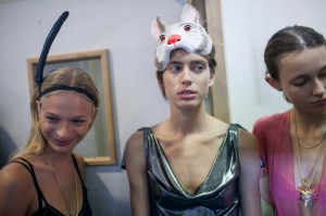 Backstage at John Galliano RTW Spring 2017