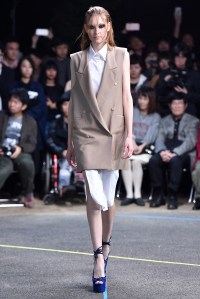 Mikio Sakabe RTW Spring 2017 Tokyo Fashion Week