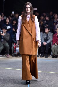 Mikio Sakabe RTW Spring 2017 Tokyo Fashion Week