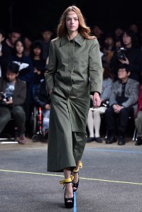 Mikio Sakabe RTW Spring 2017 Tokyo Fashion Week