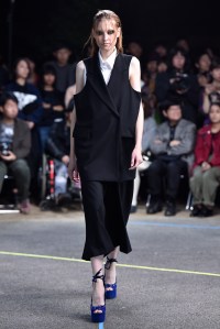 Mikio Sakabe RTW Spring 2017 Tokyo Fashion Week