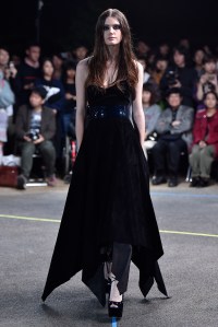 Mikio Sakabe RTW Spring 2017 Tokyo Fashion Week
