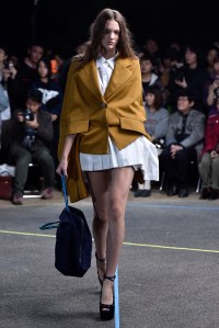 Mikio Sakabe RTW Spring 2017 Tokyo Fashion Week