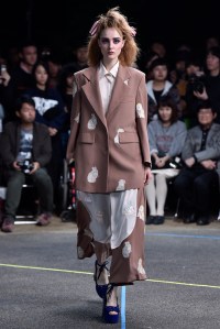Mikio Sakabe RTW Spring 2017 Tokyo Fashion Week