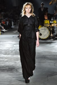 Nehanne Mihara Yasuhiro RTW Spring 2017 Tokyo Fashion Week