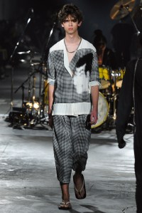 Nehanne Mihara Yasuhiro RTW Spring 2017 Tokyo Fashion Week