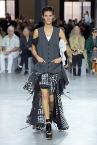 Sacai RTW Spring 2017