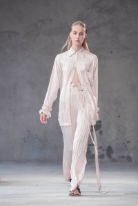A look from Xu Zhi.