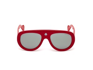 A sunglass style from the new Moncler Lunettes collection. Silmo Paris