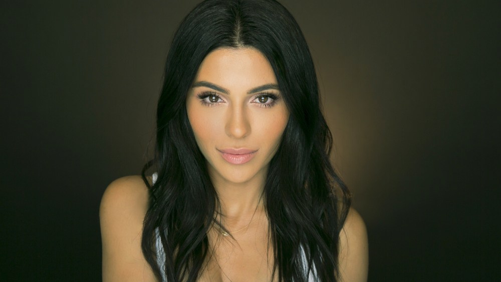 YouTube beauty personality Teni Panosian