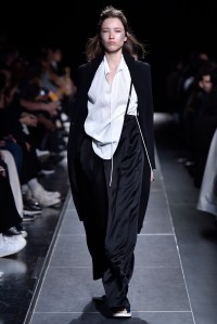 Ujoh RTW Spring 2017 Tokyo Fashion Week