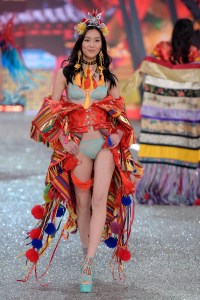 2016 Victoria's Secret Fashion Show