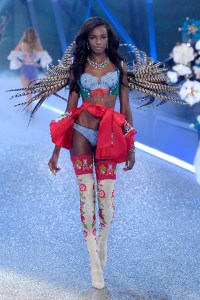 2016 Victoria's Secret Fashion Show