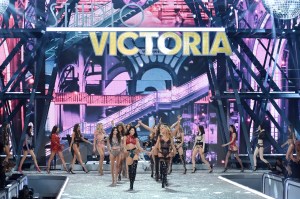 2016 Victoria's Secret Fashion Show: All the Looks