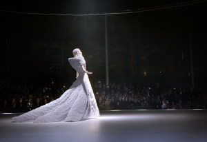 ‘Unseen’ Backstage Alexander McQueen photos from the new Robert Fairer Book.