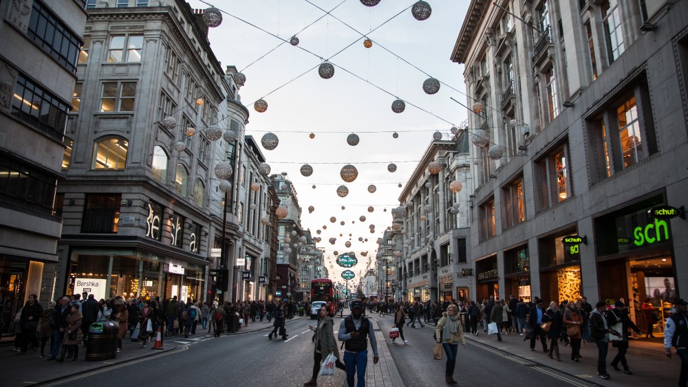 Holiday shoppers in London