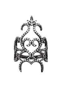 Madonna at the 2016 Met Gala wearing Lynn Ban’s Lace ring.