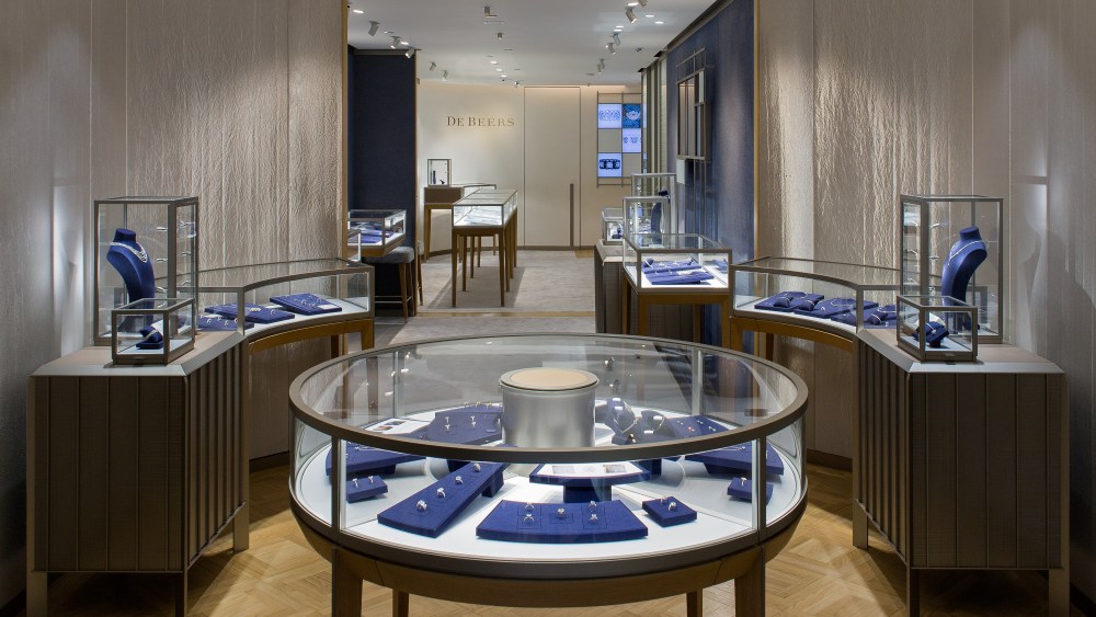 De Beers Diamond Jewellers Confirms LVMH Buyout