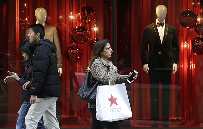Holiday Margin Worries Arise as Retailers Cut Price