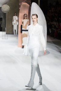 max mara shanghai pre-fall show