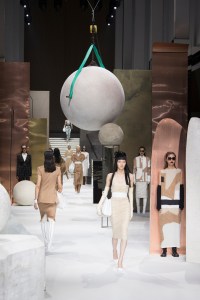 max mara shanghai pre-fall show