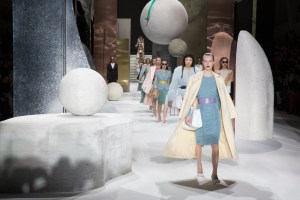 max mara shanghai pre-fall show