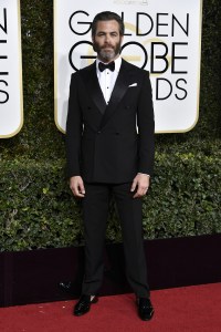 Chris Pine in Giorgio Armani Golden Globes 2017
