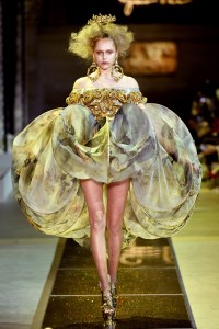 Guo Pei Couture Spring 2017