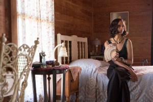 Zoe Saldana Live by Night