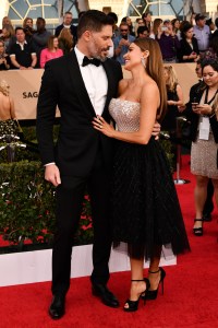 Joe Manganiello in Ermenegildo Zegna with Sofia Vergara in Zuhair Murad SAG Awards Fashion 2017