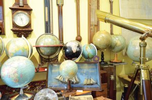 Antik Arte & Scienza: A wunderkammer of antique nauti- cal items and scientific instruments.