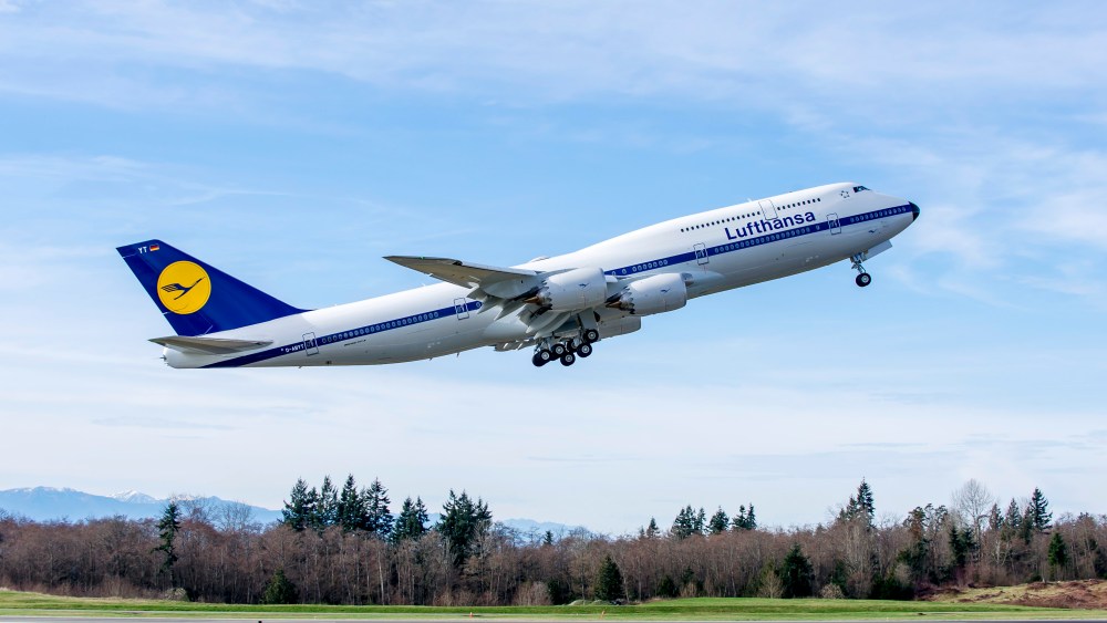 Lufthansa Plans Inflight Buy-Now, Wear-Now Rubin Singer Fashion Show