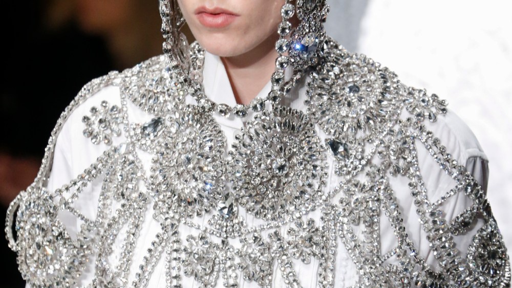 Details at Burberry RTW Fall 2017