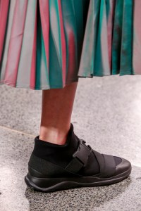 Details at Christopher Kane RTW Fall 2017