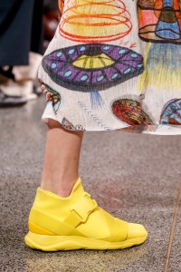 Details at Christopher Kane RTW Fall 2017