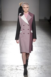 Daizy Shely RTW Fall 2017 show.