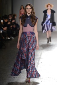 Daizy Shely RTW Fall 2017 show.