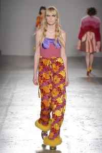 Daizy Shely RTW Fall 2017 show.