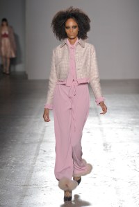 Daizy Shely RTW Fall 2017 show.