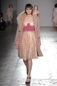 Daizy Shely RTW Fall 2017 show.
