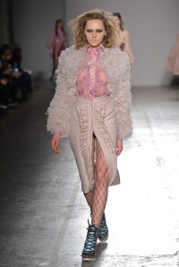 Daizy Shely RTW Fall 2017 show.