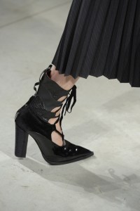 Details at Antonio Marras RTW Fall 2017