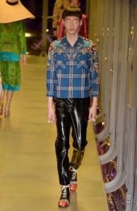 Gucci Fall 2017: Men's and Women's Show